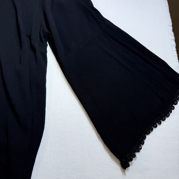 Catherines 1X Pretty Black Loose Fitting Lightweight Top Fringe & Crocheted Neck - Picture 9 of 11